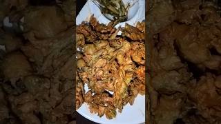 Chhod padhai pakad lo kadhai #shorts #viral #pakora