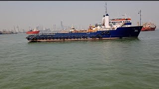 Big Cruise And Lots Of Boat At Mumbai Gateway Of India #ferryride #mumbaidarshan