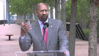 Mayor Nutter Opens the New Race Street Pier