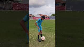 Skill juggling bola anak SSB IM kutowinangun #latihansepakbola #skills #juggling #football #remix