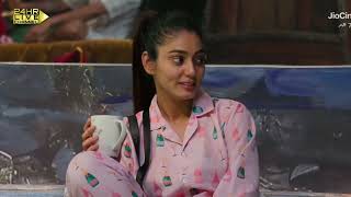 shivani kumari friends with chandrika dixit, shivani ke sath vada pav girl, Bigg Boss ott 3