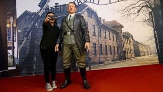 'Selfie' Hitler kicked out of Indonesia Museum!