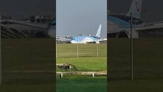 TUI Boeing 787 Dreamliner arrives at Birmingham Airport September 24