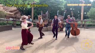 The Travelin’ Tunesmiths, a live music troupe, Hong Kong Disneyland,25-5-2022享樂旅人 由一位女主持及4位樂師組成的流浪藝人