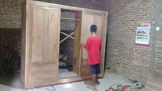 bufet minimalis sliding tiga pintu