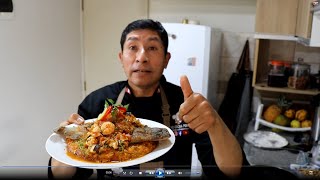 Receta de pescado entero con tacu tacu en salsa de mariscos