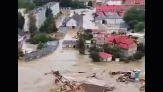 Paris river OVERFLOWS - Water under EIFFEL TOWER!!!