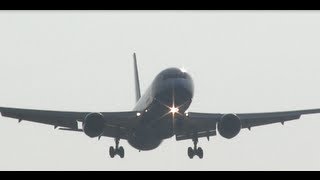 United Airlines 767-300 Landing at Chicago O'Hare