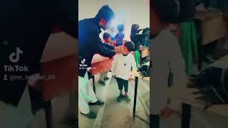 Gareeb bachon me garam kapry dety hoay #school #kids #schoollife  #students #kidsvideo #student