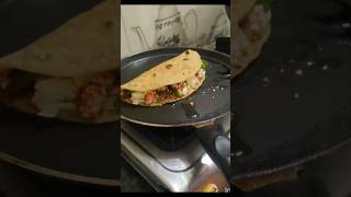 Roti tacos 🌮 #desicookingvideos #indianstylefood #healtyfood #maxicanfood #foodfusionrecipe