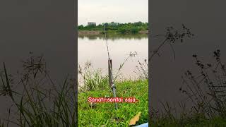 Santai-santai saja di tasik taman desa kemandul #ardinroy #mancing #rotigardenia