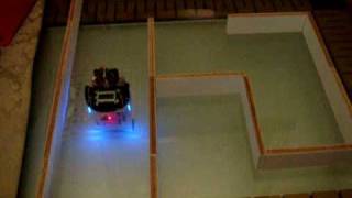 Pololu 3Pi Robot with FloodFill Solver in Real Wall Maze.MPG