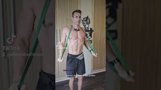 Ejercicio para pectoral hombro y tríceps con banda