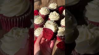 Red Velvet Cupcakes #redvelevet #cupcakes #valentinesday