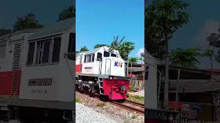 Garut line tujuan Purwakarta di tiber Cicalengka #keretaapi