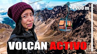 Caminamos sobre un VOLCÁN ACTIVO en QUITO | ¡Poco Oxígeno y Altitud Extrema! 🇪🇨