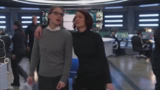 2x16 Kara & Mon-el #7