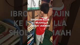 IBROHIM  RAJIN JAMAAH DI MUSHOLLA ALHIKMAH