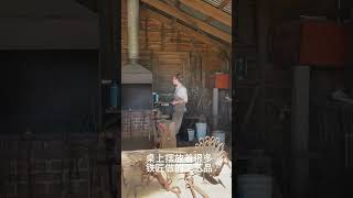 澳洲旅游之丘吉尔岛农场铁匠铺，鸡把蛋下在炼铁炉里了😅｜Blacksmith shop in Churchill Island Farm, Australia