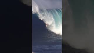 #shanedorian #surfing #xxl #jaws #peahi #maui #shorts