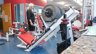 Denis Lalonde 79 ans Leg Press 830 livres