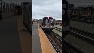 MTA subway: R160B-2 #8872 (F) Train departing Smith 9th Street