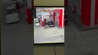 Car Break Fail  At Petrol Pump😲😱 Sab Bach Gaya ❤️