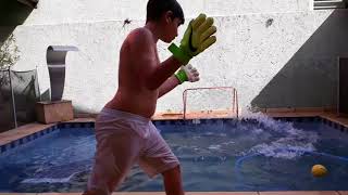 DESAFIO de goleiro na piscina 2 !!!   (Quem ganhou)