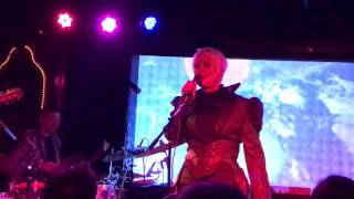 Cindy Wilson - (The B-52's) - All Over The World - Brooklyn Bazaar - New York - 2016