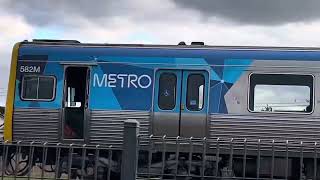 Alstom Comeng going to Flinders Street