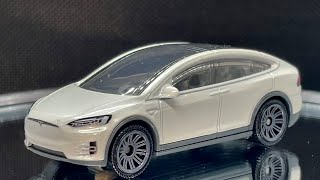 John316diecast MATCHBOX 2022 TESLA MODEL X white and metallic blue