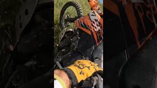 Stuck the landing💃🏼 #hardenduro #enduro #dirtbike #hillclimb #ktm #twostrokes #endurocross