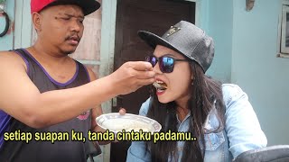 setiap suapan ku adalah tanda cinta ku padamu..