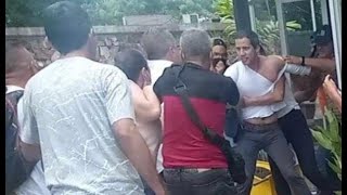 VÍDEO: Líder oposicionista, Juan Guaidó é agredido em restaurante na Venezuela