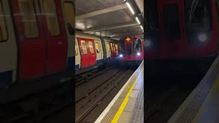 LONDON UNDERGROUND TRAIN | #shorts