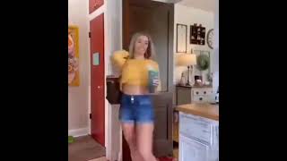 Girl gives mom grief over outfit‼️😜🤣🎯 vine video