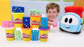 Bebek videoları. Küçük kamyon Leo için Play Doh oyun hamuru ile domino yapalım.