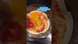 Low Carb Keto Pizza 🍕 - Breakfast Pizza 🍕 🍳 #shorts