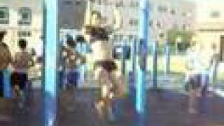 AWESOME GIRL pumps out 20 Chin Ups  | Chrissie | Bondi Beach