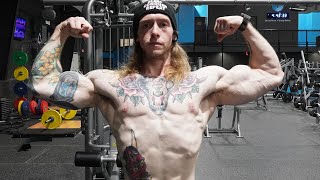 30 DAY SHRED - DAY 11 - BICEP WORKOUT - BAD POSING