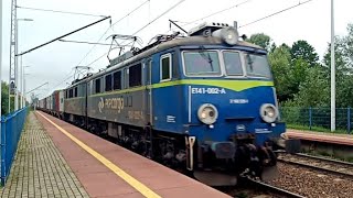 ET41-002 ze składem kontenerów