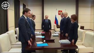 Путин начал совещание с минуты молчания