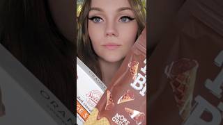 Cronchy chocolate goodies! #asmr #crunchy #tapping #relaxing #satisfying #scratching #crinklesounds