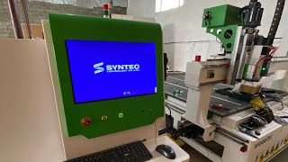 Обучаю оператора стойке SYNTEC на станке Woodtec