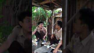 KAMU BOHONG, SUSU YANG BOHONG