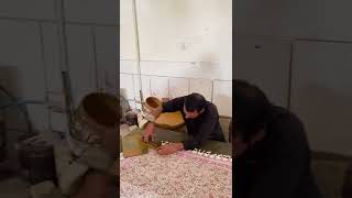 هنرمند اصفهانی نقاشی سفره قلمکار Persian  handcraft painting tablecloth