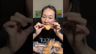 Bánh mì bà lão như bánh rán Doreamon