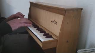 Cantiga 100 - Toy piano