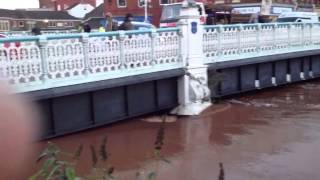 River tone through Taunton.