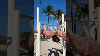 HOLDING DAT #backlever #femalecalisthenics #musclebeach @aspen.vincent